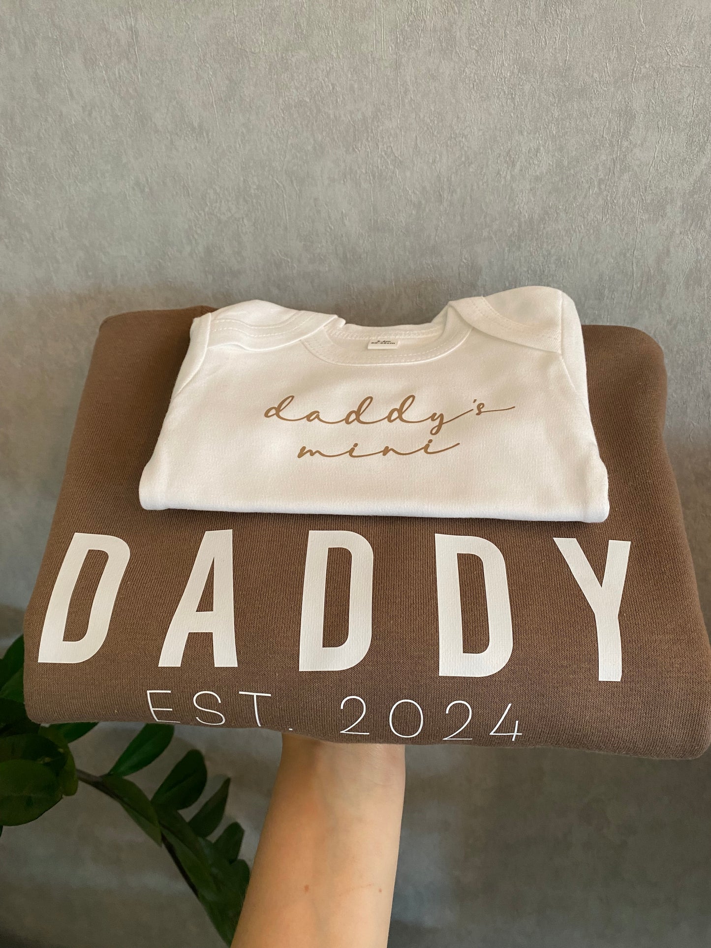 Collegepaita Daddy - Mocca